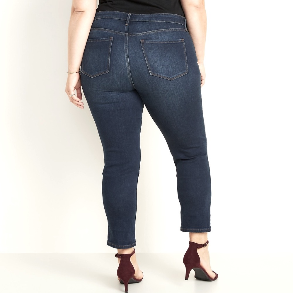 EUC: Old Navy - Curvy, Mid-rise Jeans